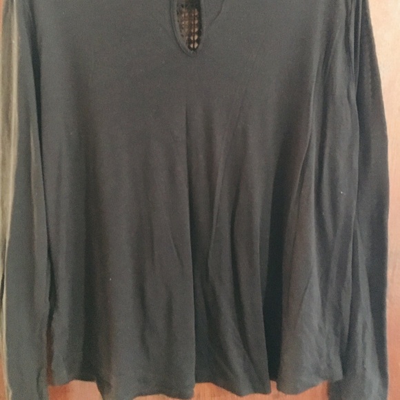 H&M Top - Picture 2 of 5